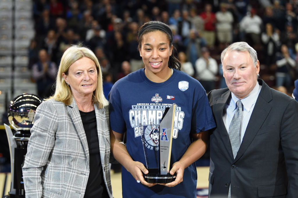 COLLEGE BASKETBALL: MAR 09 AAC Women's Tournament - Cincinnati v UConn